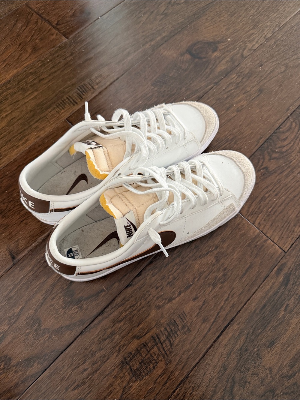 Nike Low-Top Sneakers in White, Brown and Cream